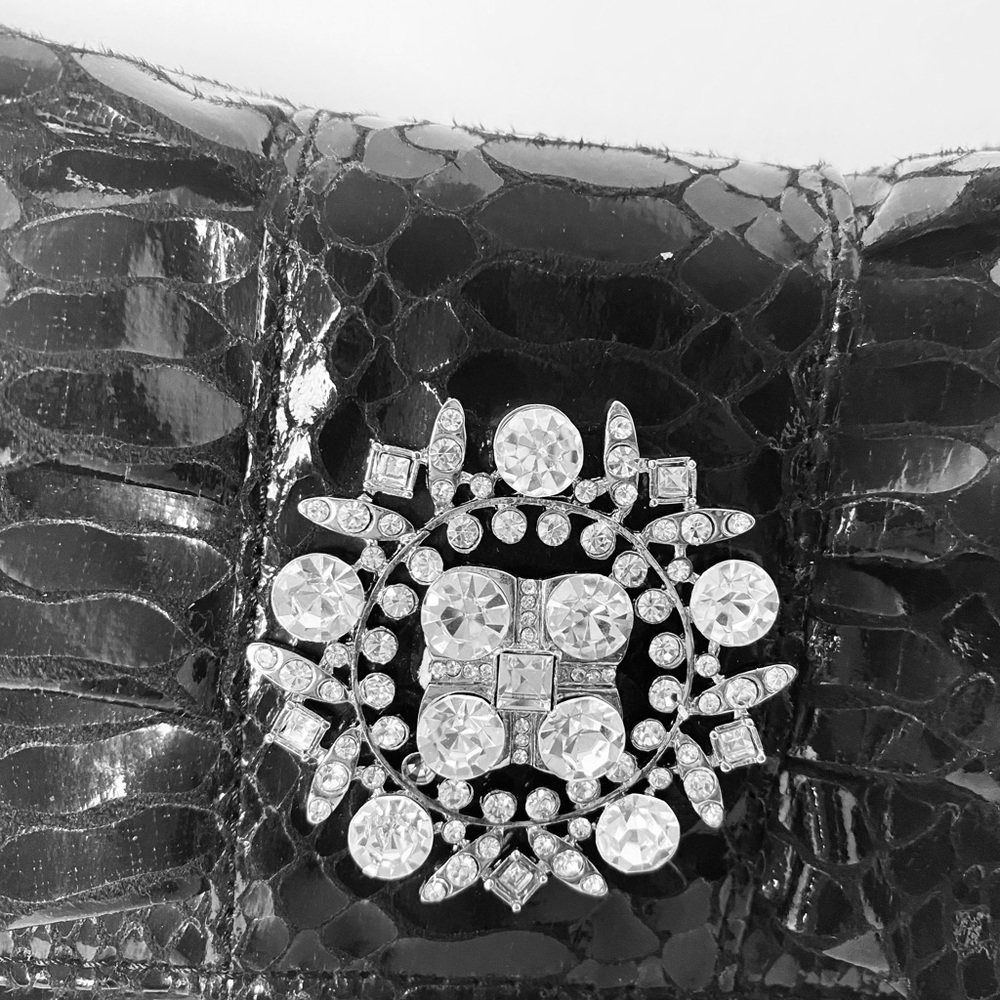 Iman Black Jeweled Broche  Snake Embossed Crossbody Bow Clutch Evening Bag. - Picture 3 of 16